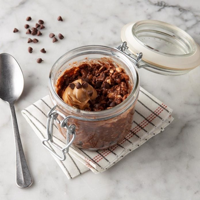 Chocolate Peanut Butter Overnight Oats