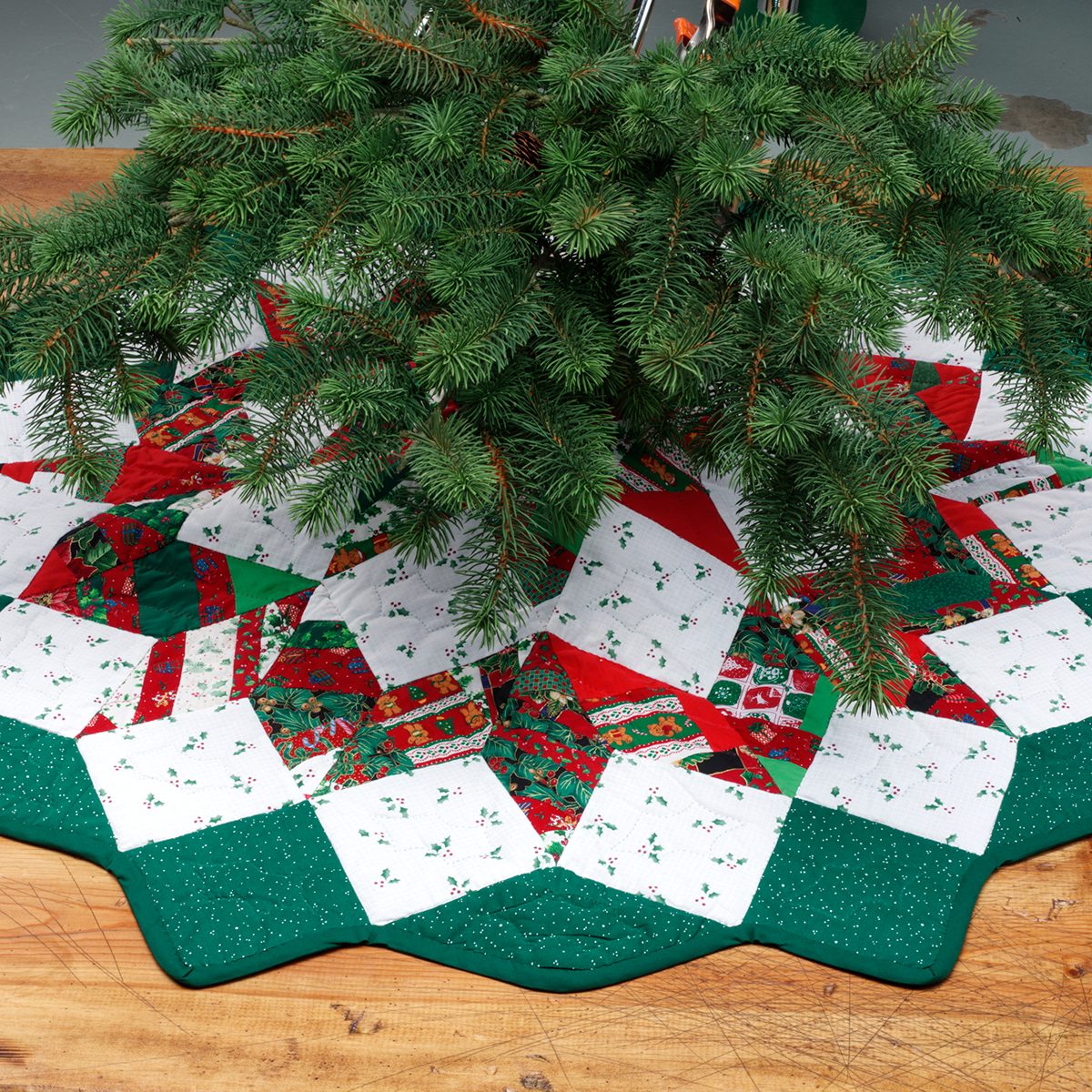 Christmas Tree Skirt Pattern And More Easy DIY Ideas Taste Of Home