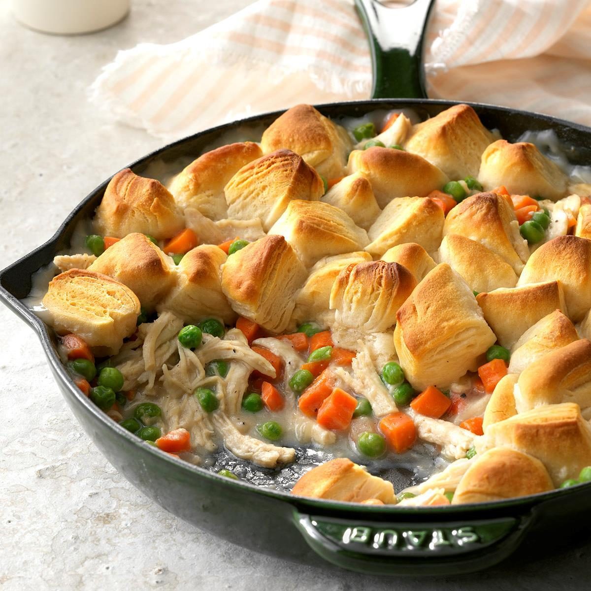 Chicken Biscuit Skillet Exps Chbz19 235015 C10 31 1b 23