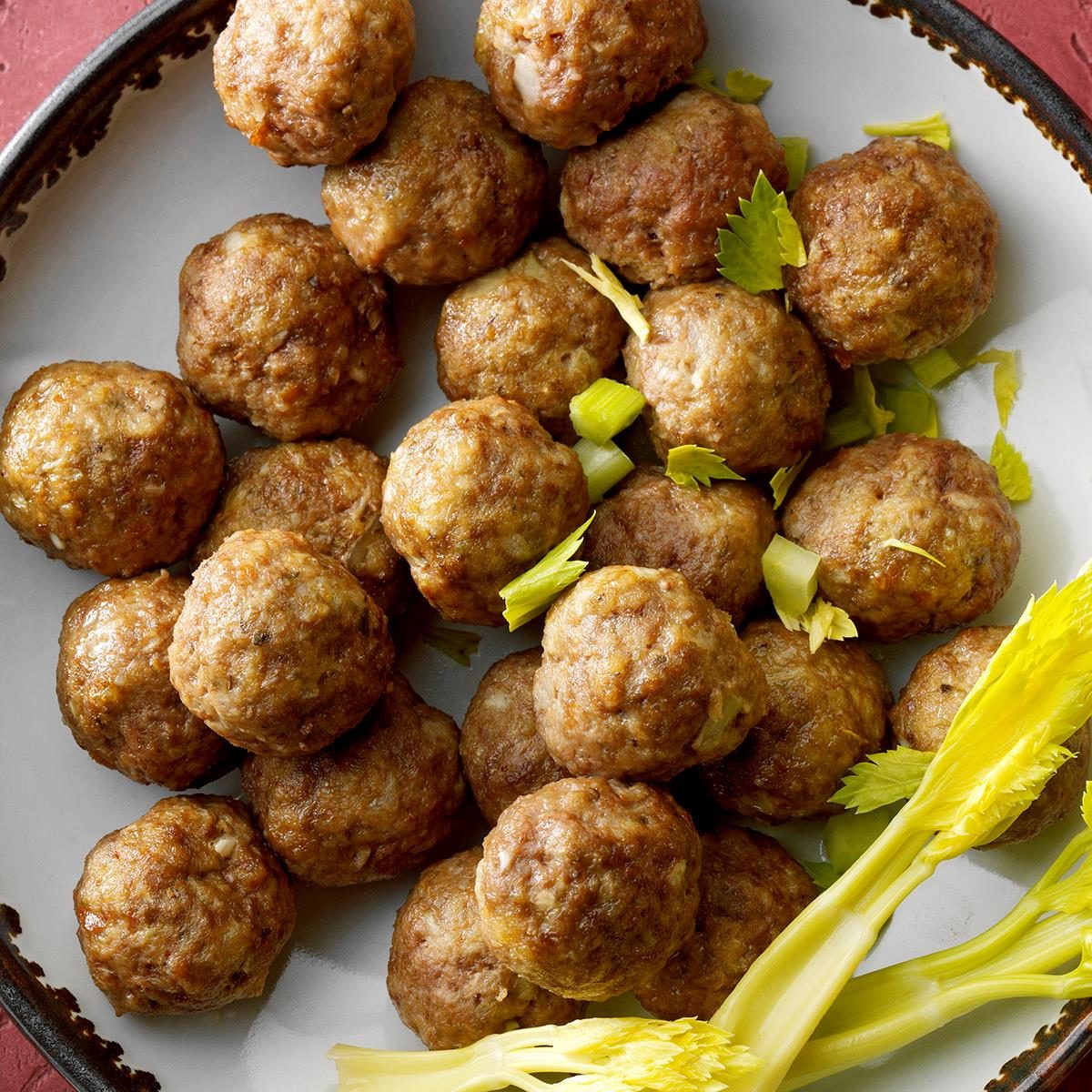 https://www.tasteofhome.com/wp-content/uploads/2019/12/Quick-and-Simple-Meatballs_EXPS_TOHSO22_249170_DR_05_12_10b.jpg