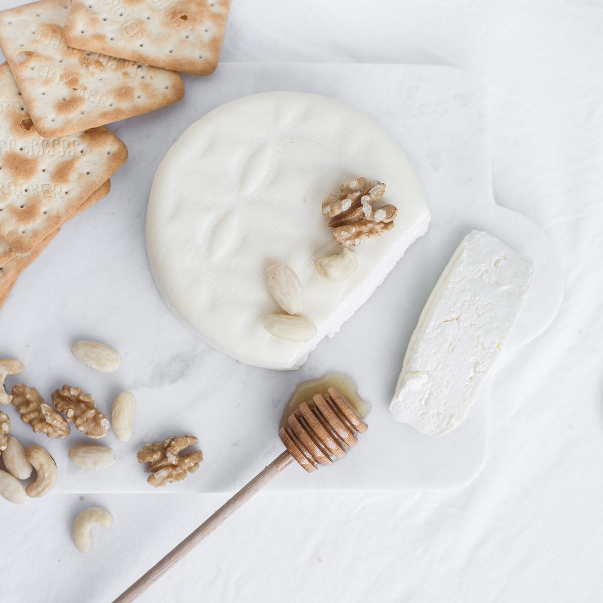 Whole Grain Crackers, Goat Cheese and Honey