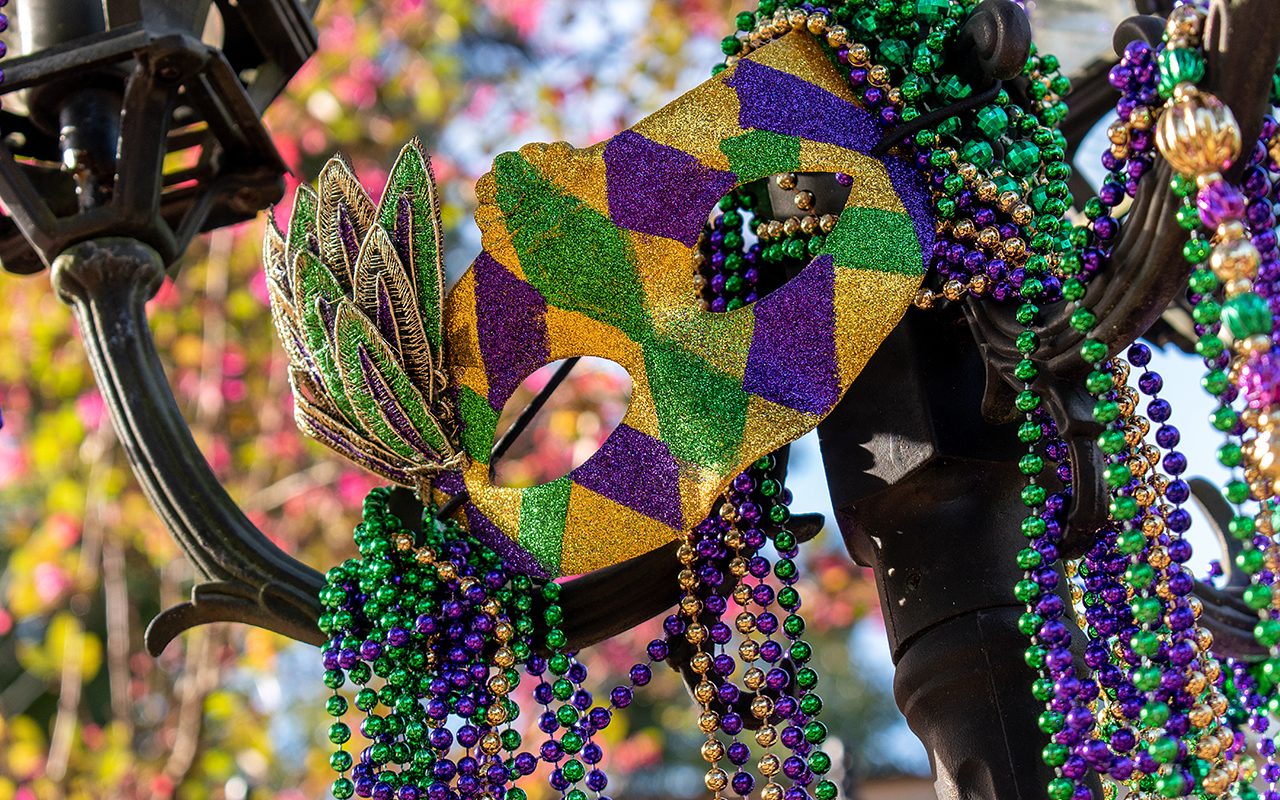 Inspiration of The Day - B. Lovely Events  Mardi gras party, Mardi gras  decorations, Mardi gras