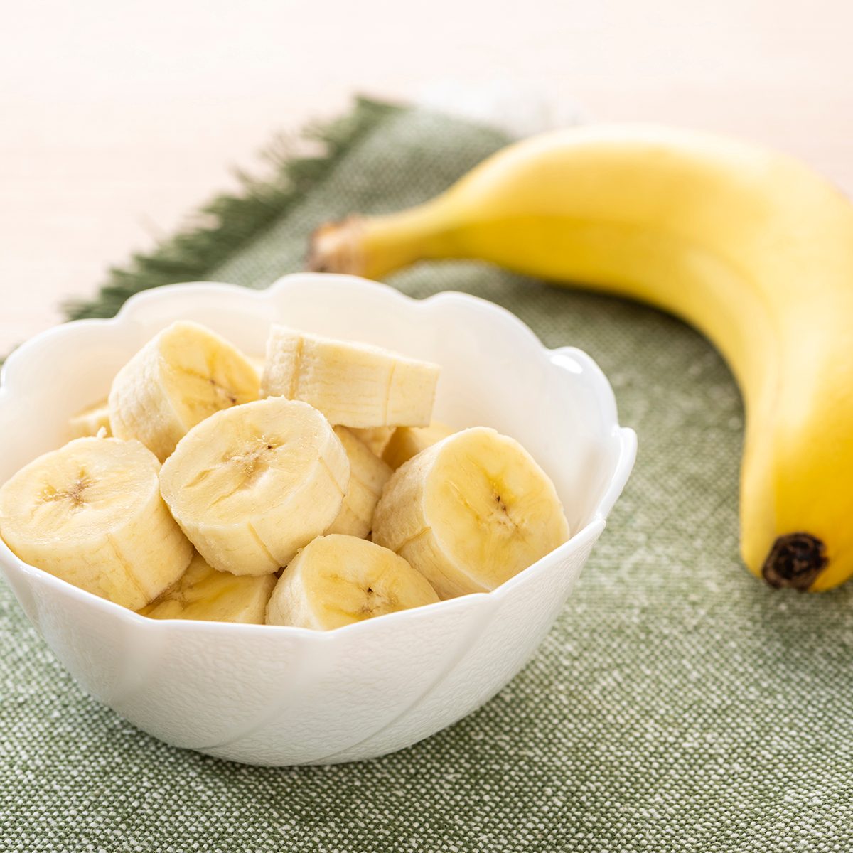 Cut bananas in the plate