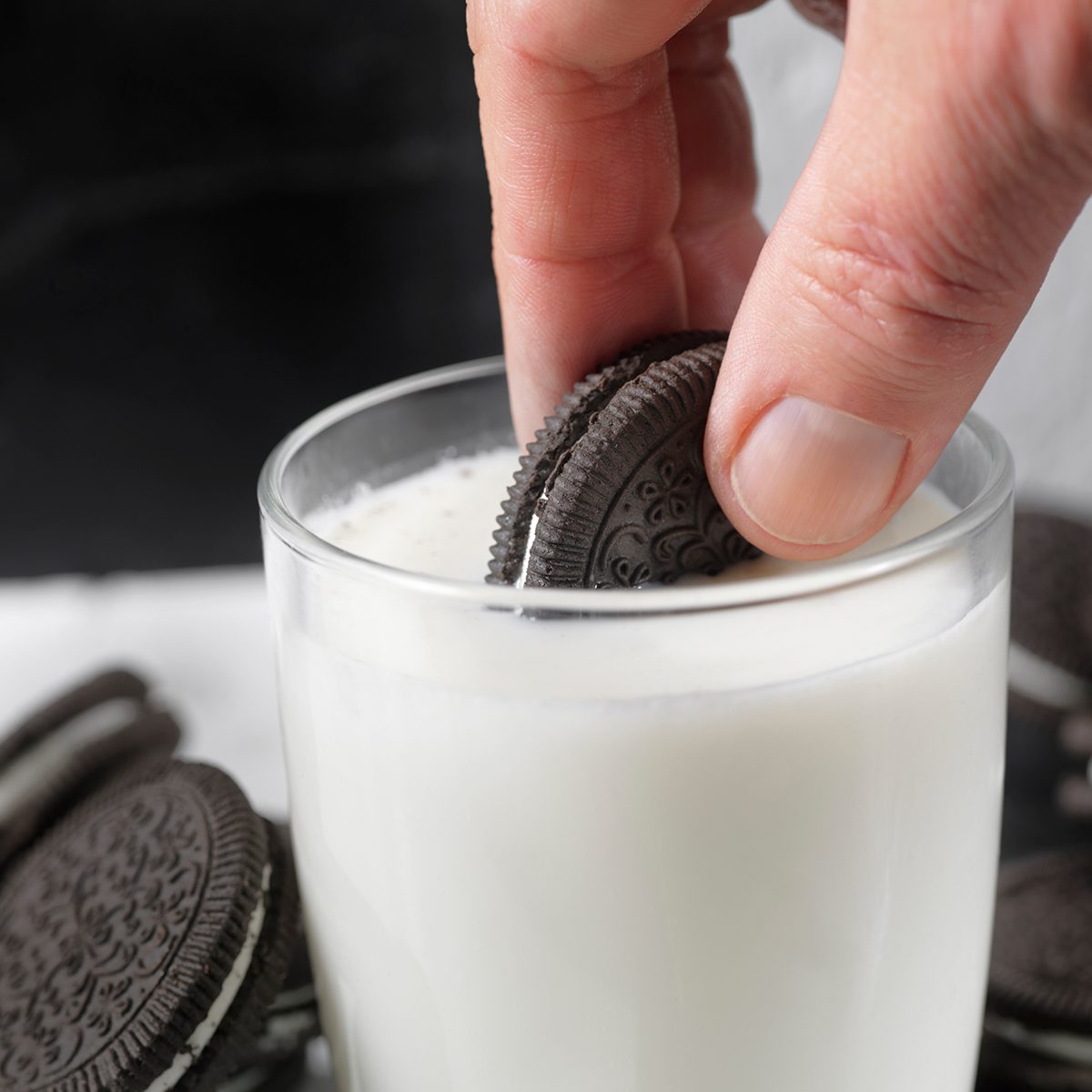 Vanilla Creme Cookies with Milk