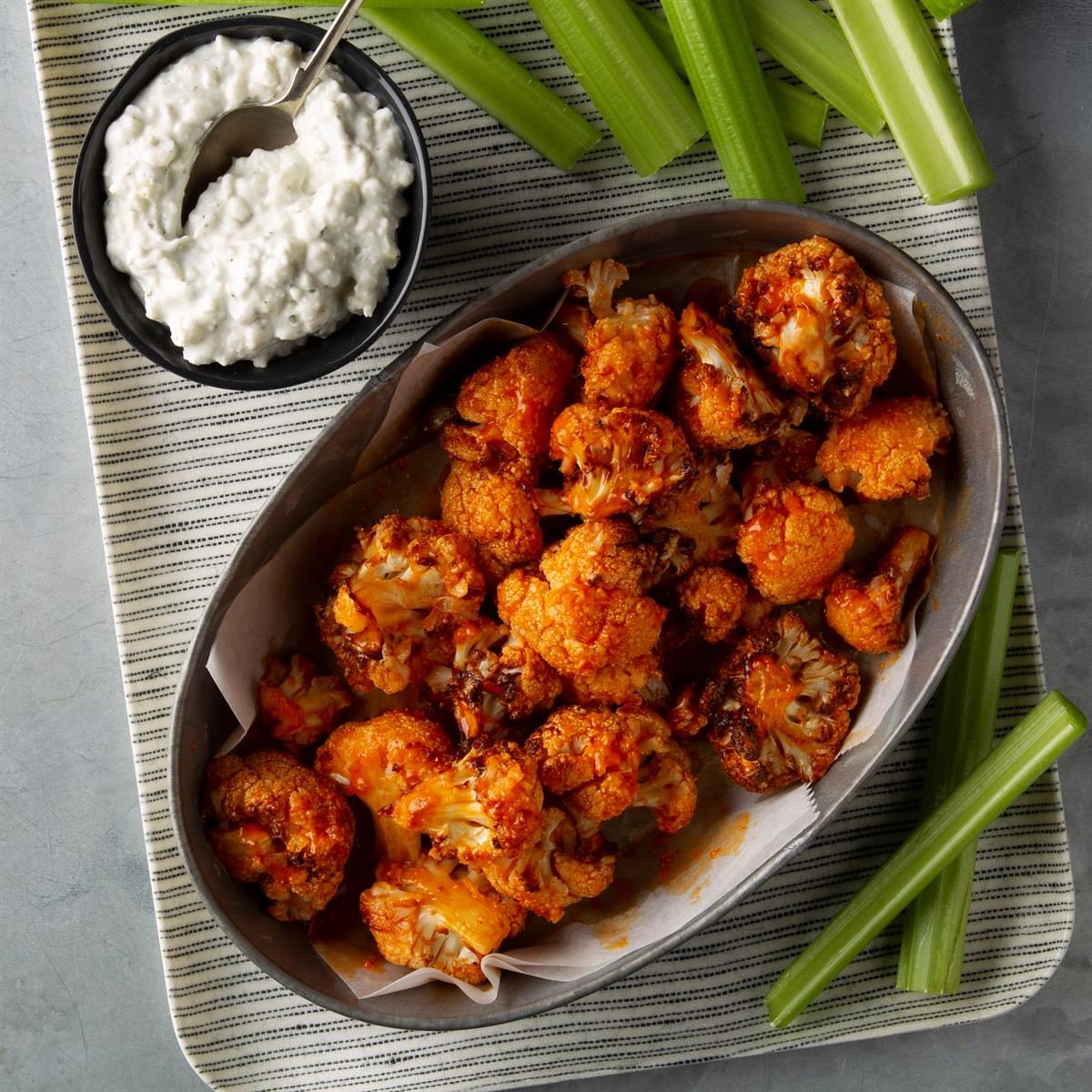 Buffalo Bites With Blue Cheese Ranch Dip Exps Ft20 238642 F 0227 1 14
