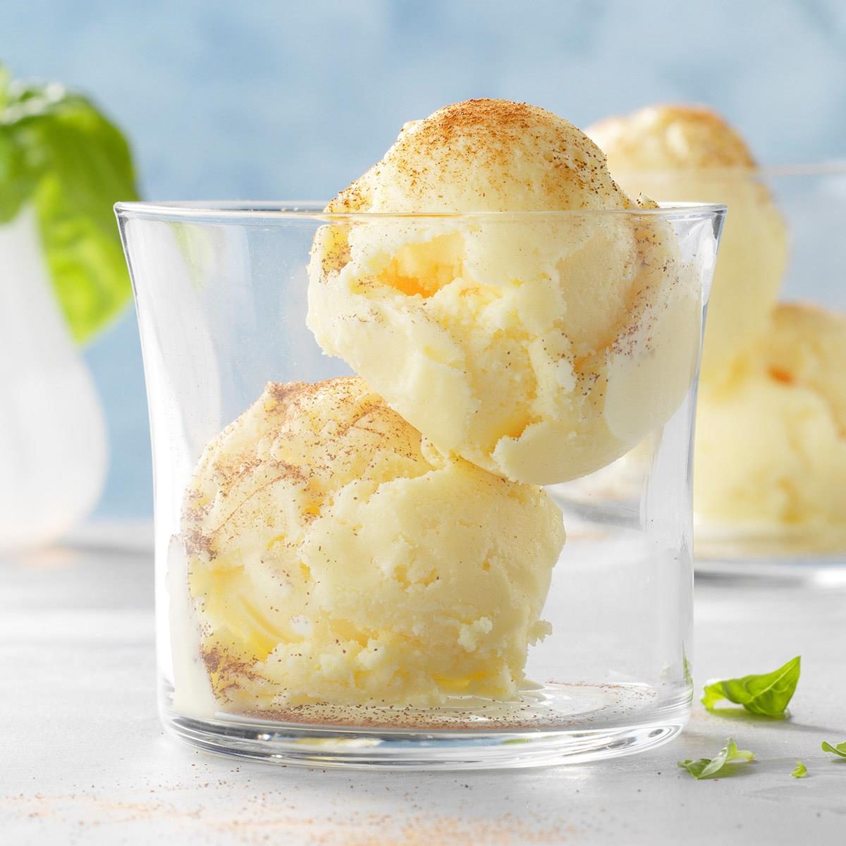 Cinnamon Basil Ice Cream Exps Tohjj20 187572 E02 05 10b 4