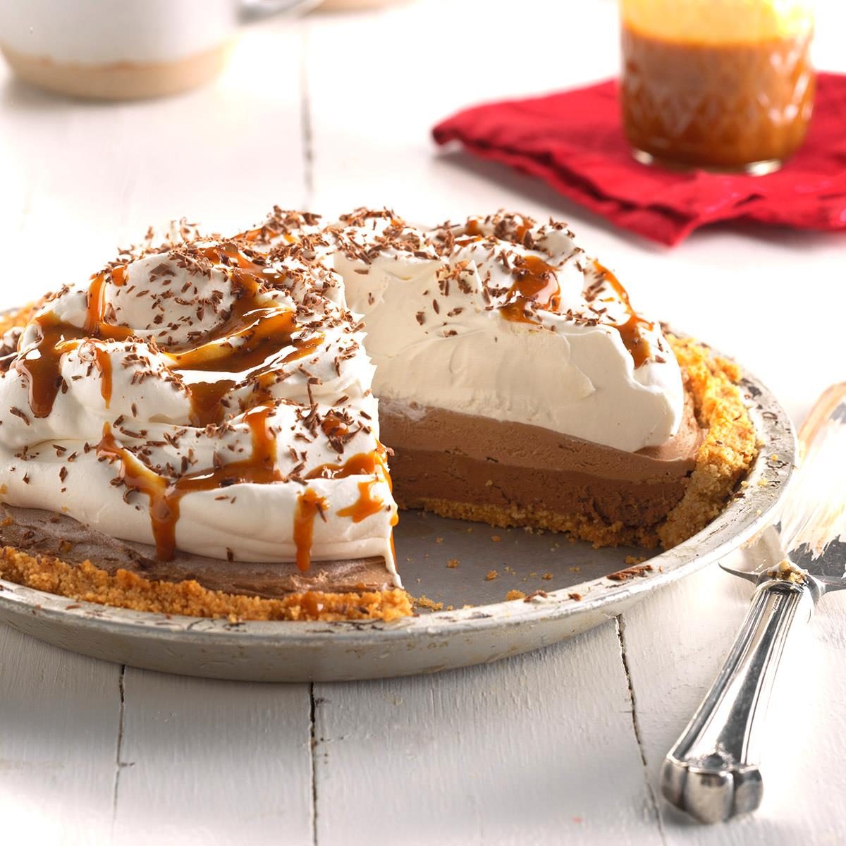 Dark Chocolate Caramel Macchiato Pie Exps Hca18 158611 C04 26 5b 8