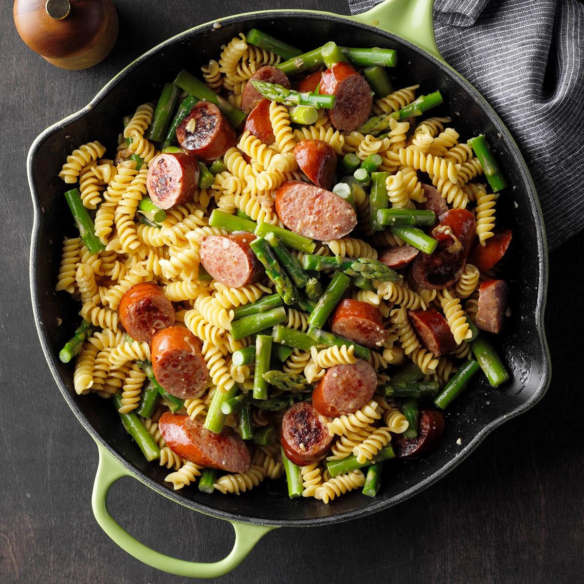 Sausage And Asparagus Pasta With Cajun Cream Sauce Exps Tohescodr20 242483 E03 17 1b 13