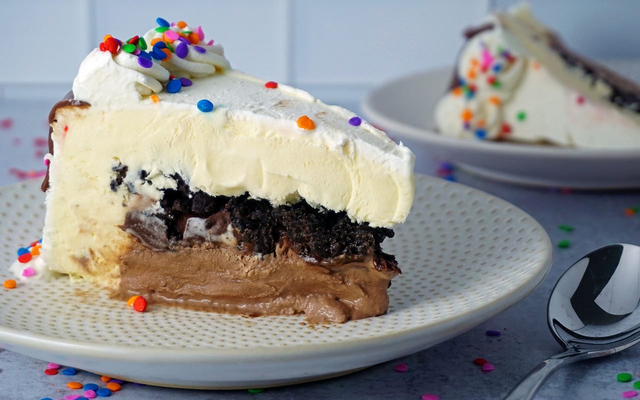 Homemade Ice Cream Crunch Cake (Video) - Lauren's Latest