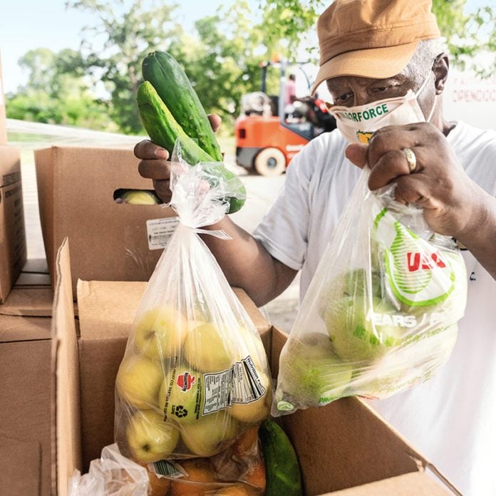 This Man Brings Fresh Produce to Neighbors in Need, Even During the Pandemic