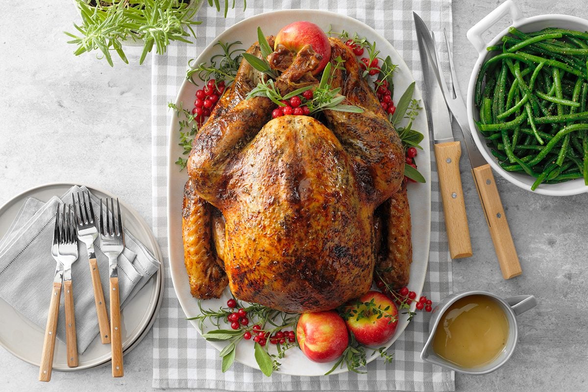 Simple Roasted Thanksgiving Turkey {Oven Bag Method}