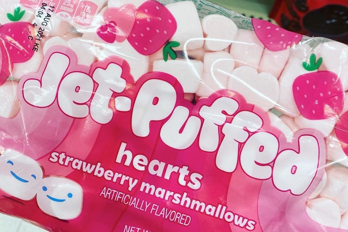 The Snackery Pink and White Heart Shaped Marshmallows, Vanilla and  Strawberry Flavored Puffy Hearts - 28 Oz. Bag