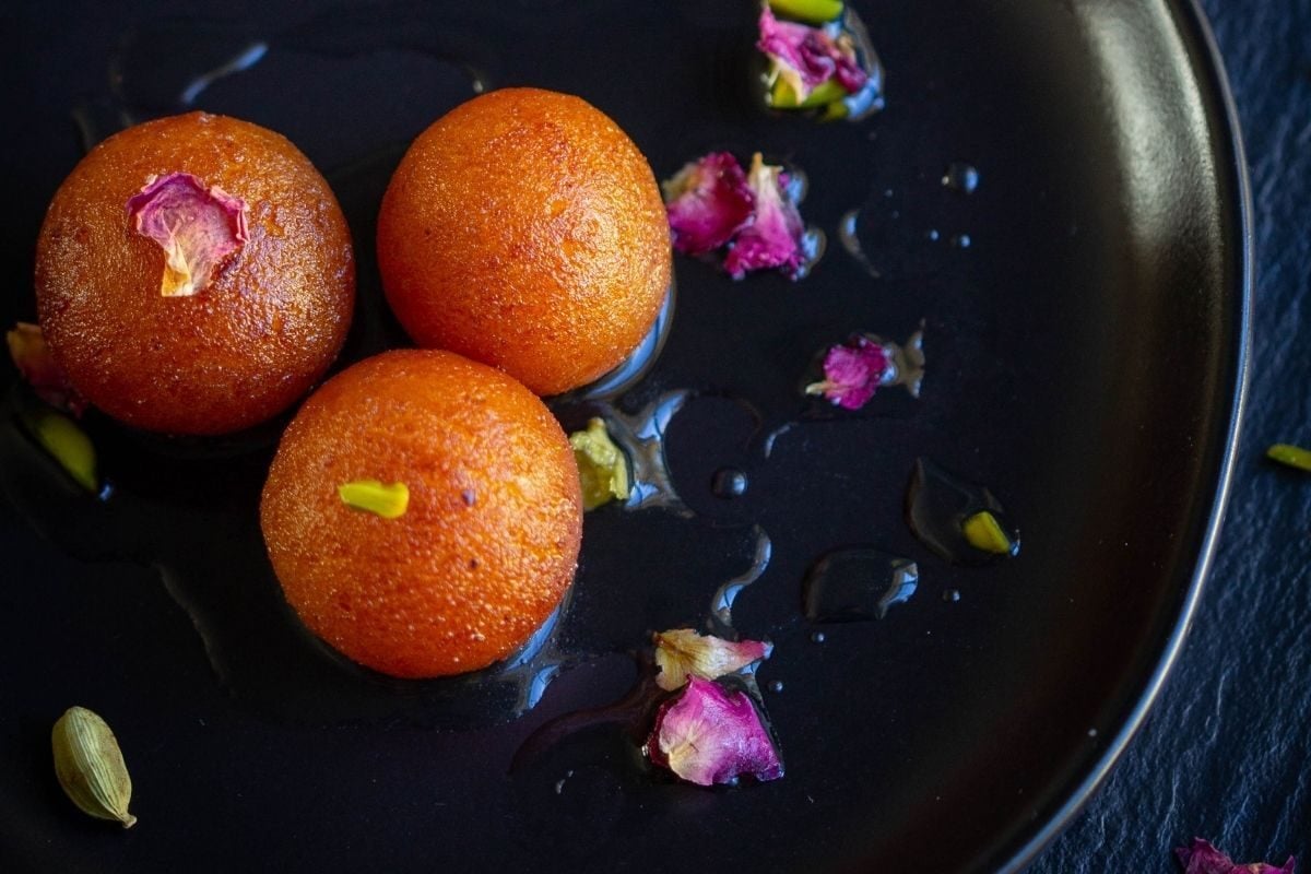 how-to-make-gulab-jamun-step-by-step-recipe-and-tips