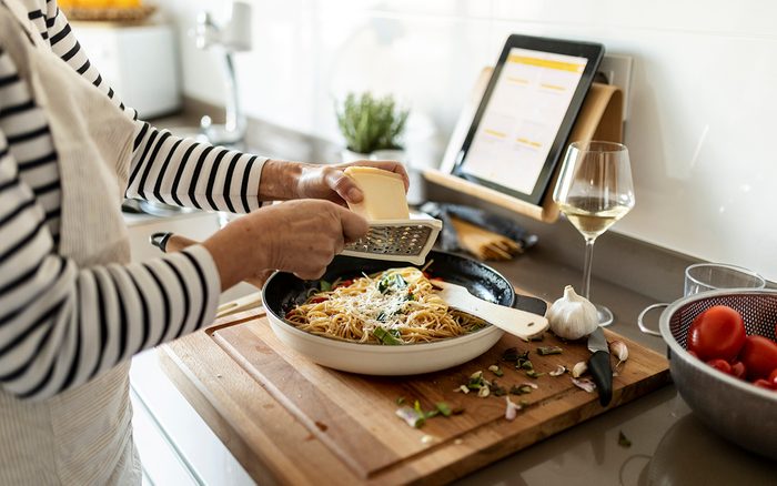 Pasta Sauce: The Ultimate Guide, with Recipes and Tips