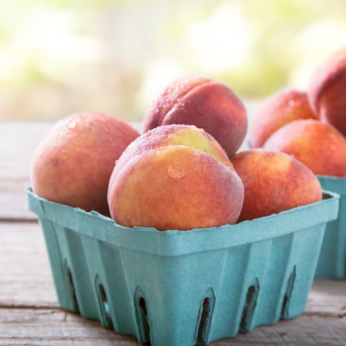 quart of ripe peaches