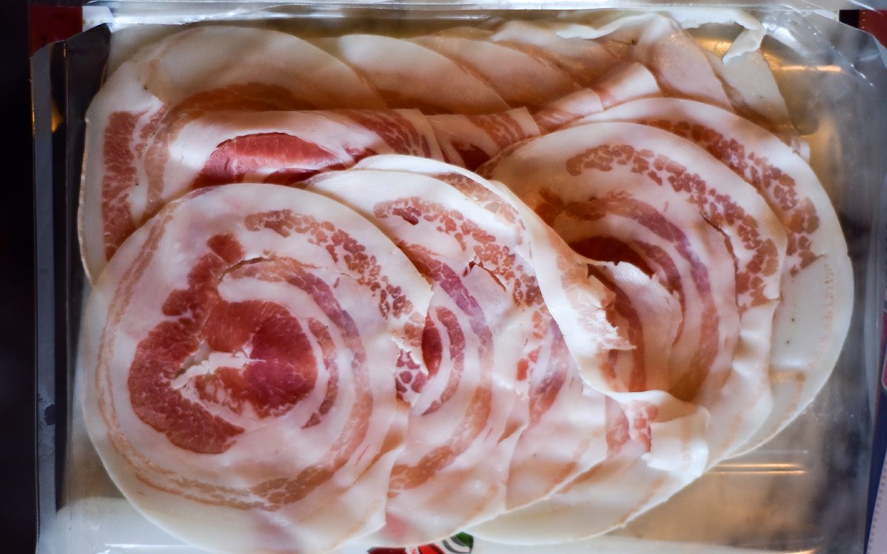 The Difference Between Pancetta vs Bacon and When to Substitute