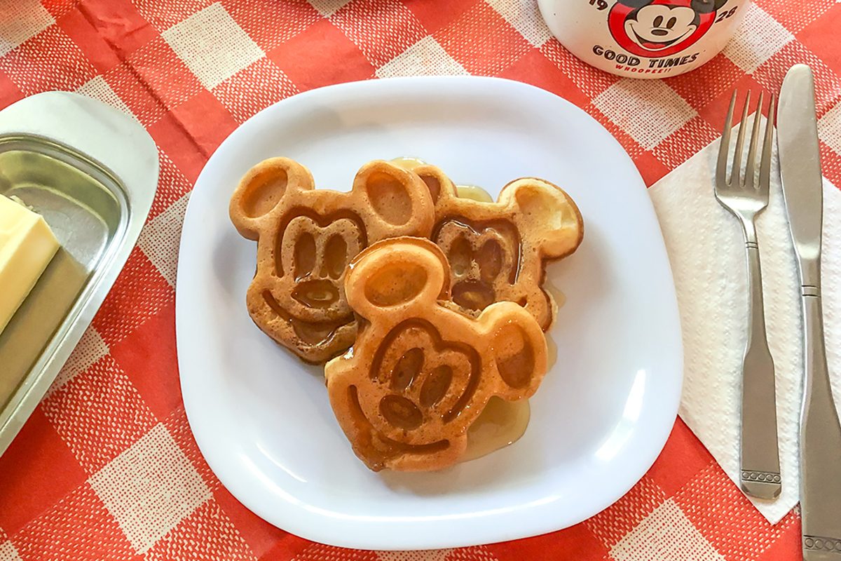 Mickey Mouse MIC-62 Double Flip Waffle Maker : : Cuisine