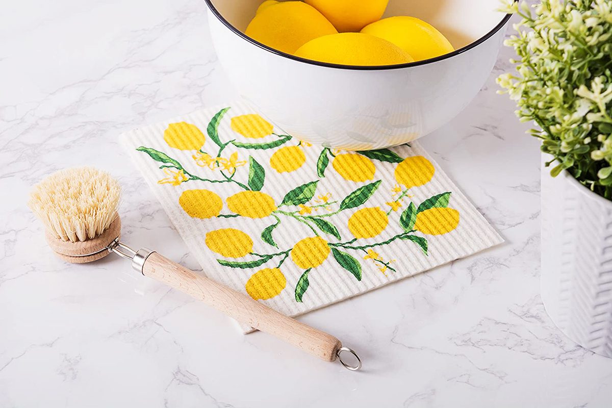 We Tried It: 5 Ways To Use European Dish Cloths