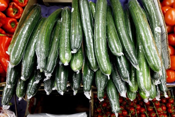 Difference Between Slicing and English Cucumbers.