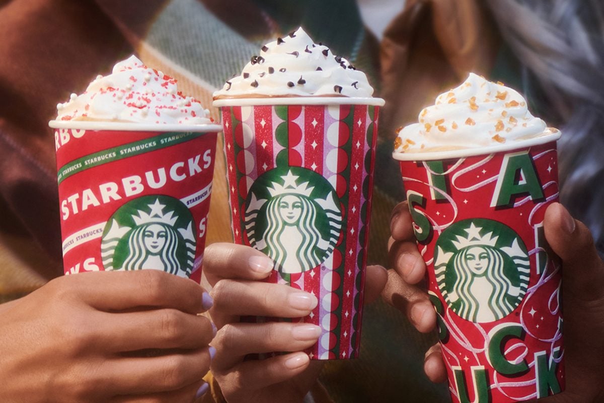 When does Starbucks' holiday menu return in 2023?