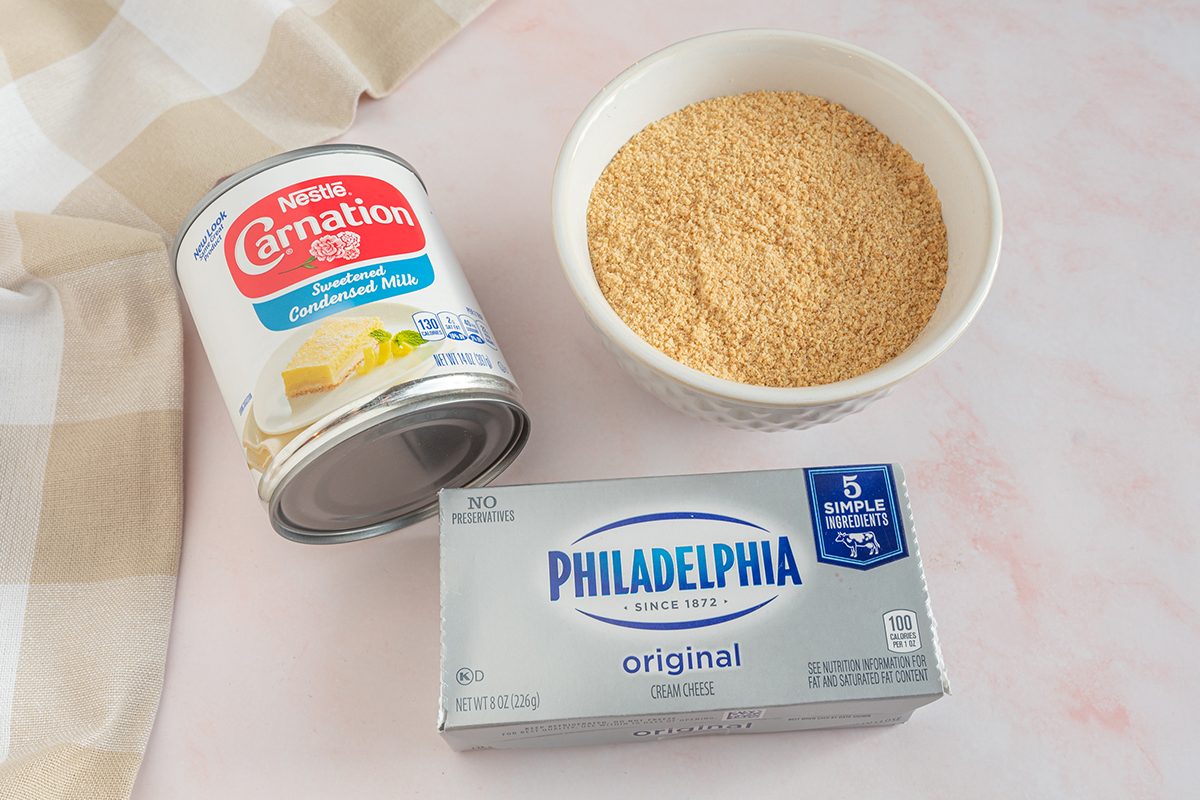 Ingredients for 3-ingredient no-bake cheesecake