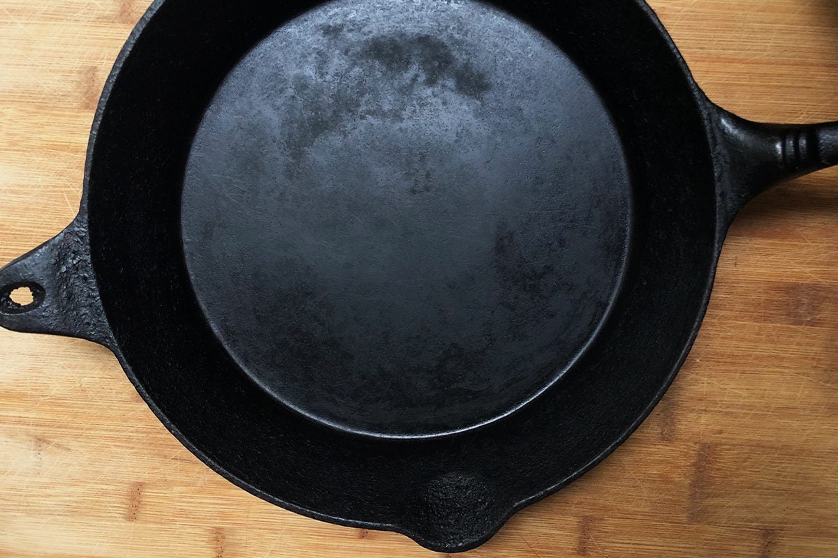 How to clean cast iron kadai after cooking / How I clean my cast iron  utensils after cooking 