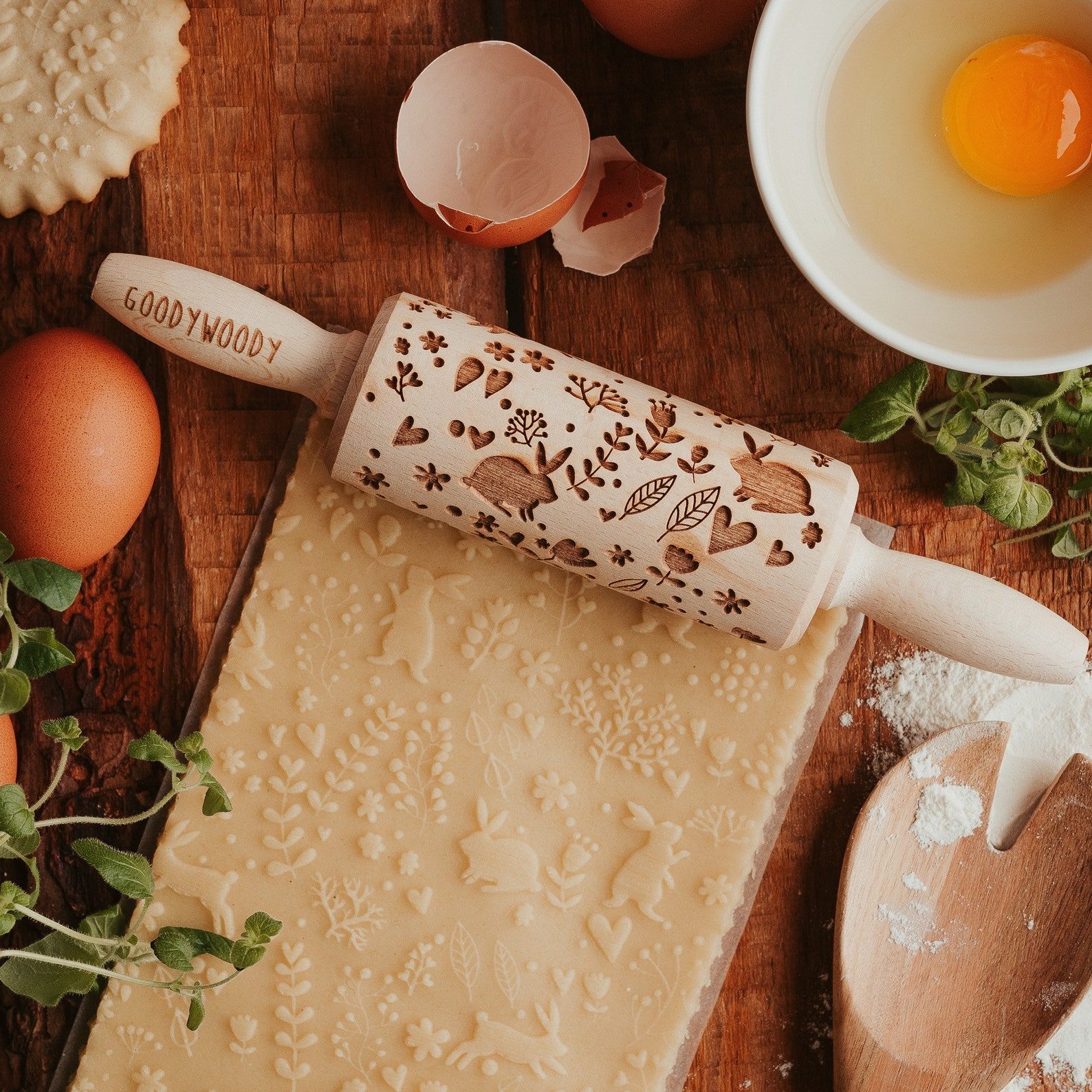 https://www.tasteofhome.com/wp-content/uploads/2022/03/Embossed-Easter-Rolling-Pin-ecomm-via-etsy.com_.jpg?fit=700%2C700