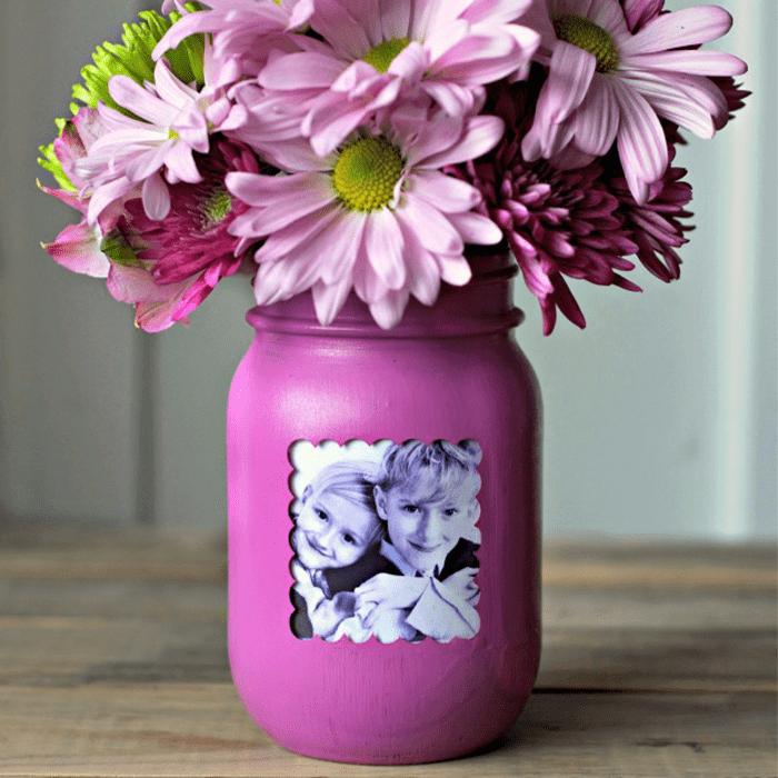Mason Jar Gardening Gifts for Mom - The How-To Home