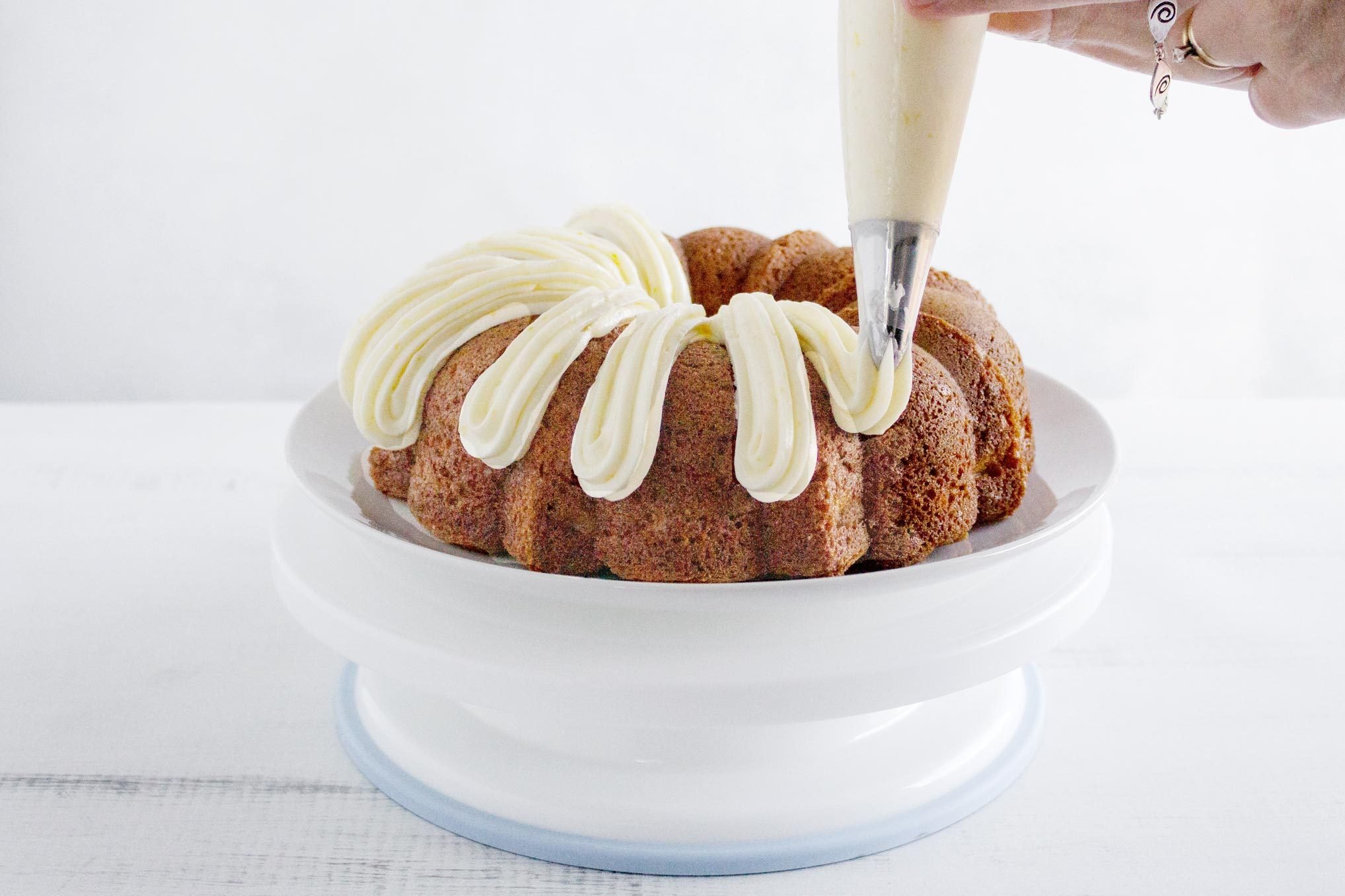Bundt(R) Cake Icing That Doesn't Run