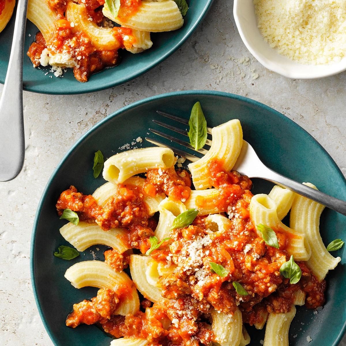 https://www.tasteofhome.com/wp-content/uploads/2022/07/Homemade-Rigatoni_EXPS_KASIP23_270144_P2_MD_06_06_2b.jpg