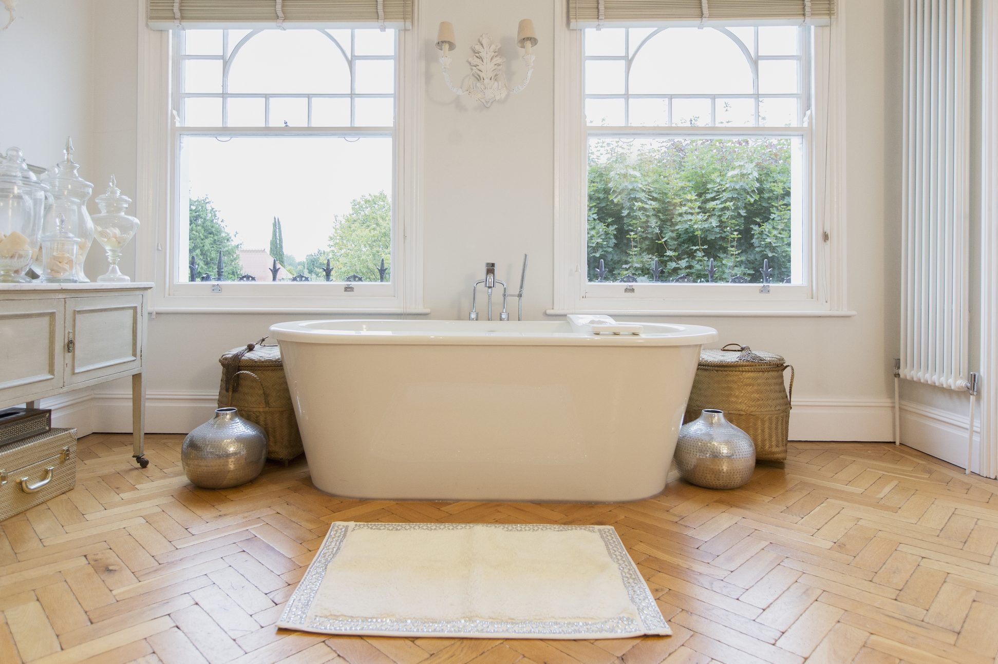 Expert's Guide to Washing Bathroom Rugs Safely