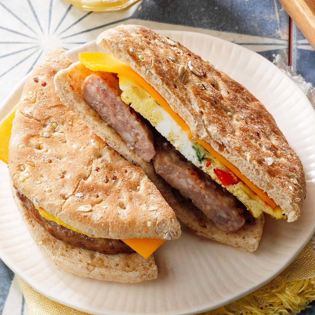 https://www.tasteofhome.com/wp-content/uploads/2022/08/Power-Breakfast-Sandwich_EXPS_RC22_258728_P2_MD_04_13_5b.jpg