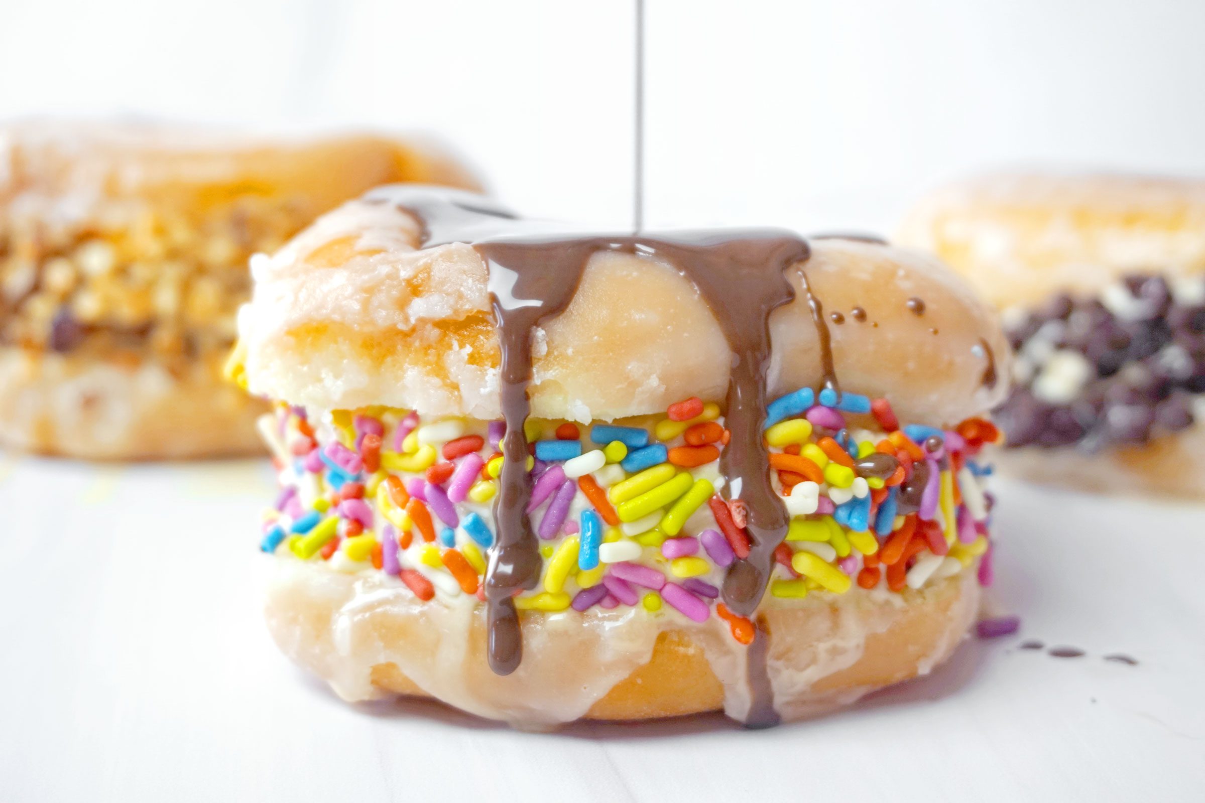 https://www.tasteofhome.com/wp-content/uploads/2022/08/doughnut-ice-cream-sandwich-072822-TOH-06-JVedit.jpg?fit=680%2C454