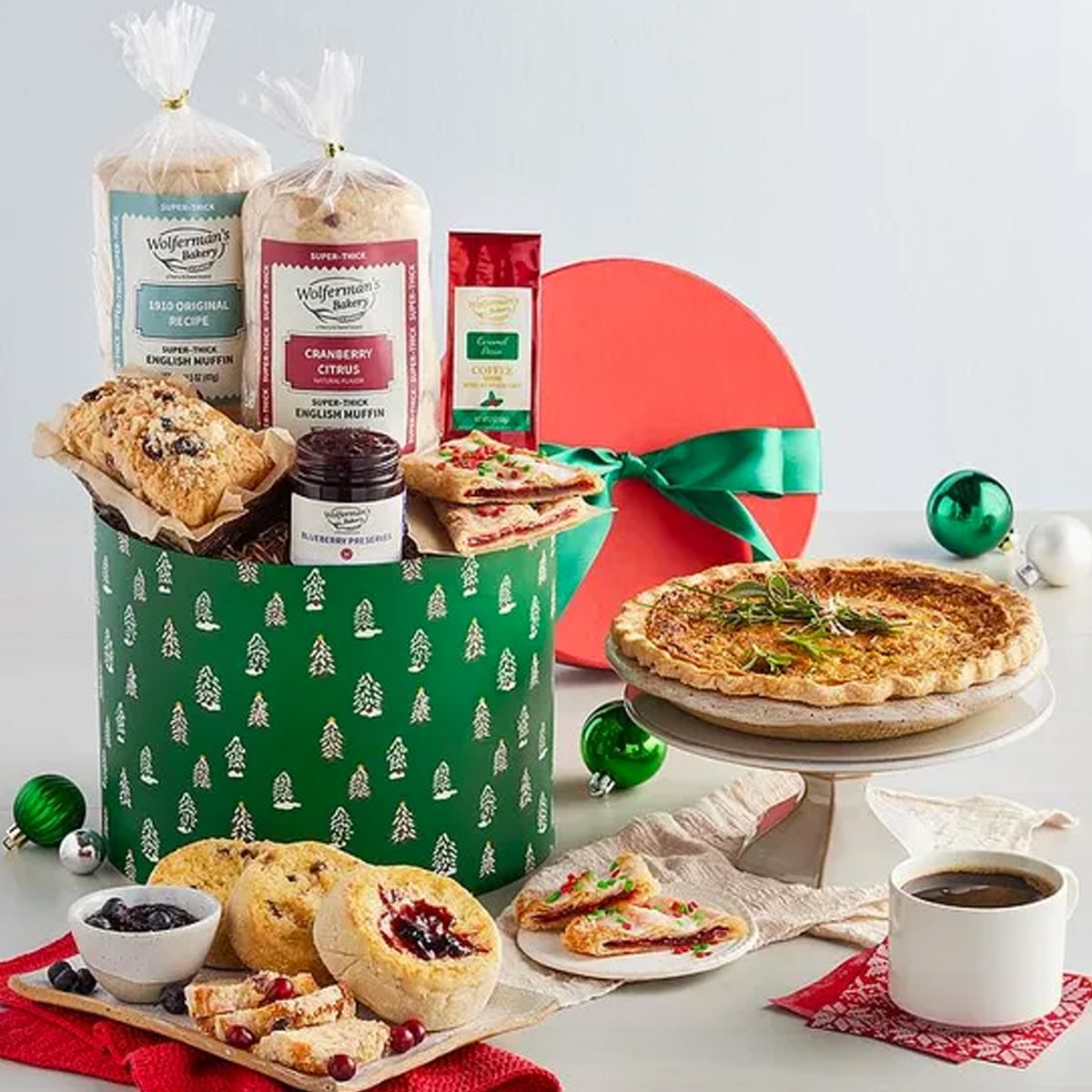 16 Best Christmas Gift Baskets Everyone Will Love [2022]