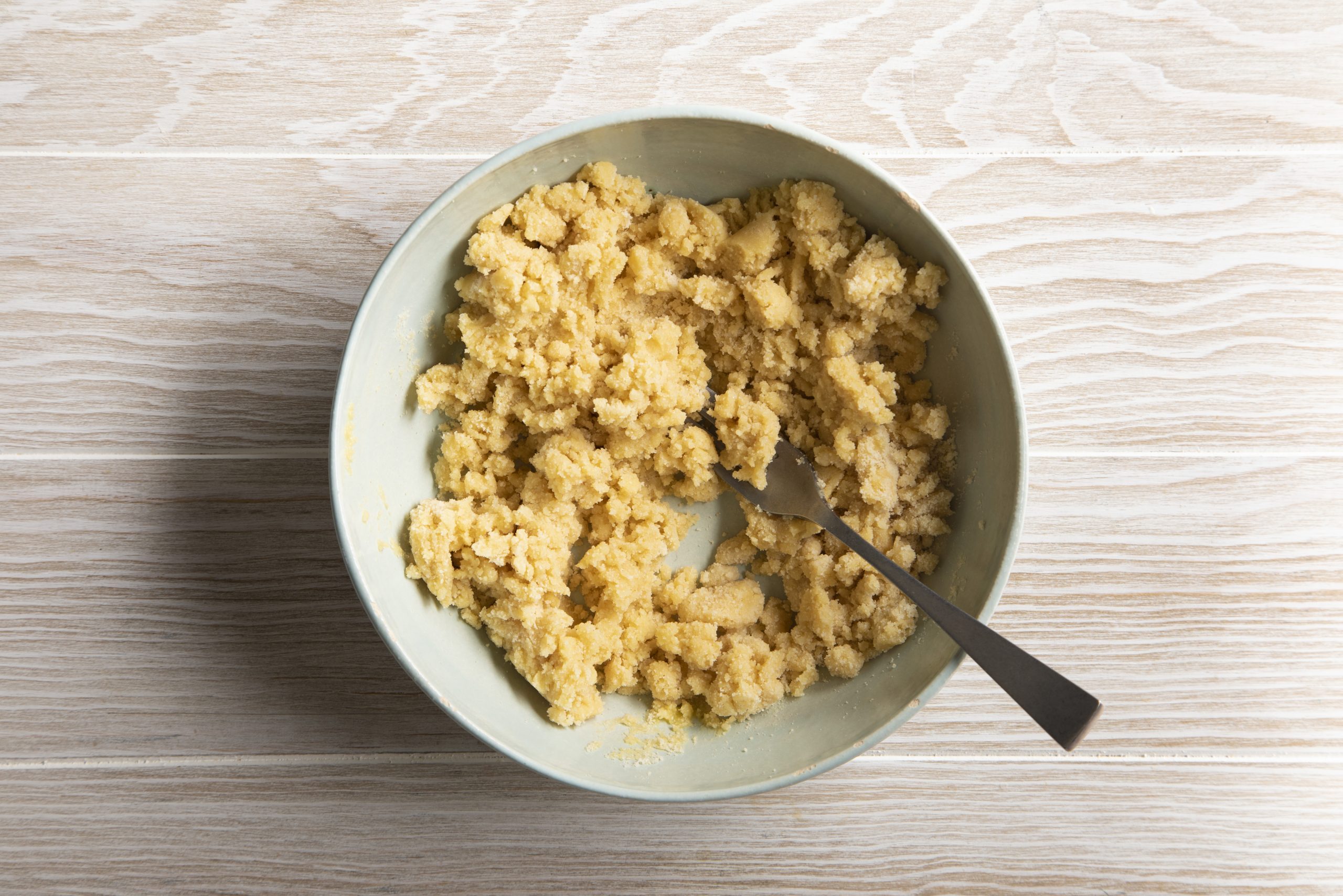 how to make an almond flour pie crust step 4