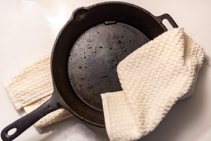 How to Clean a Cast Iron Skillet (Step by Step Guide)