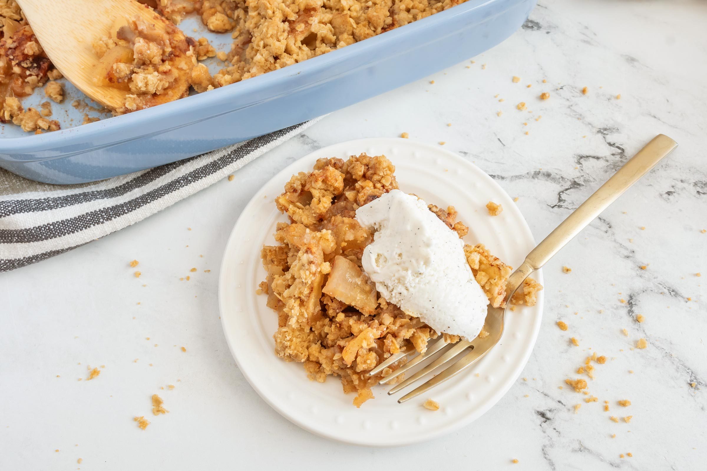 Easy Apple Crisp Recipe {Amish Apple Goodie}