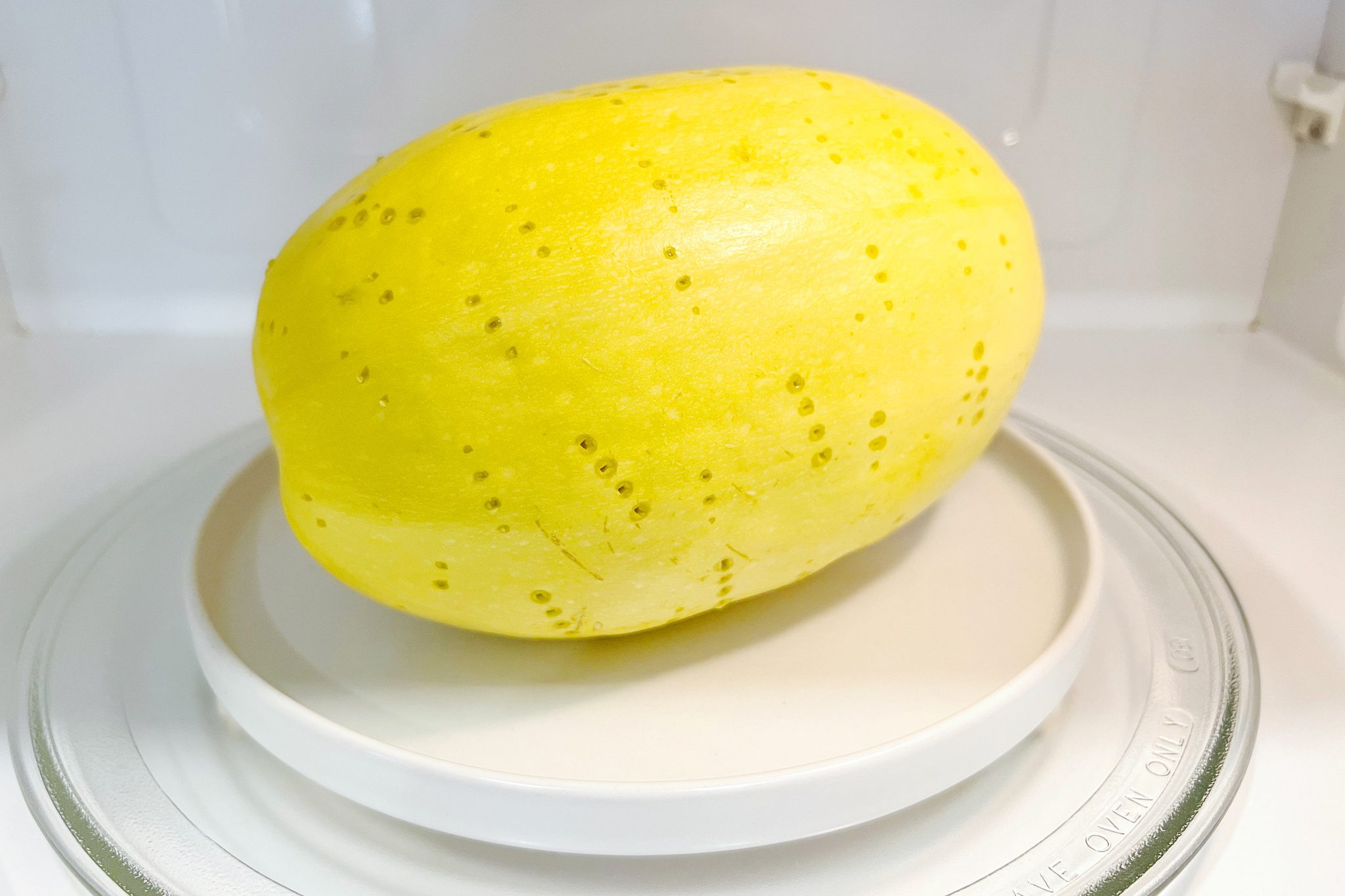 How To Microwave Spaghetti Squash Taste Of Home 3624