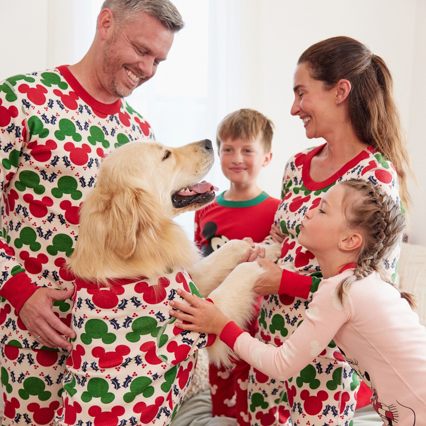 60 Best Family Gifts That Everyone Will Enjoy This Holiday Season