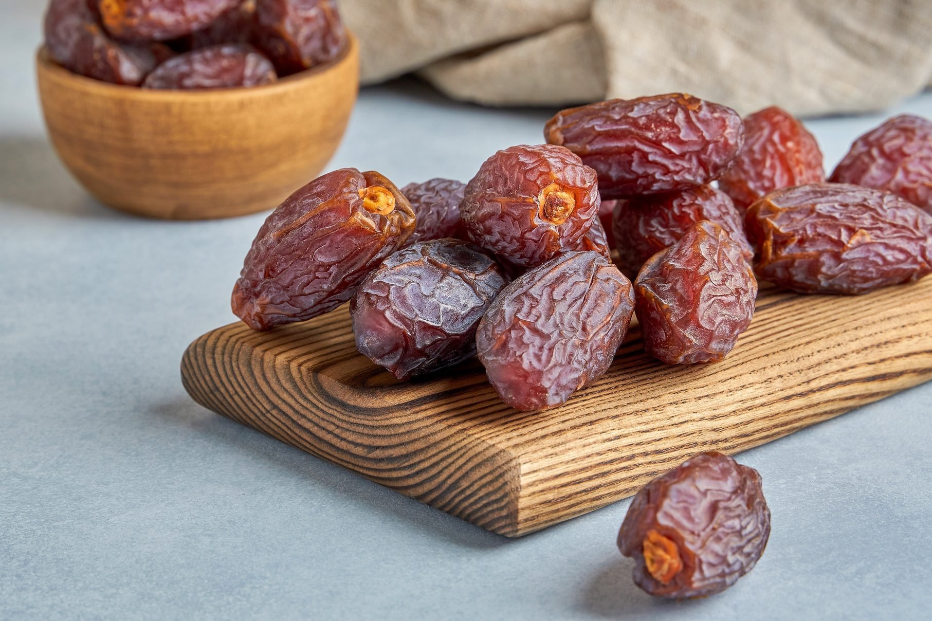 fresh dates from the palm tree – Food and Tools