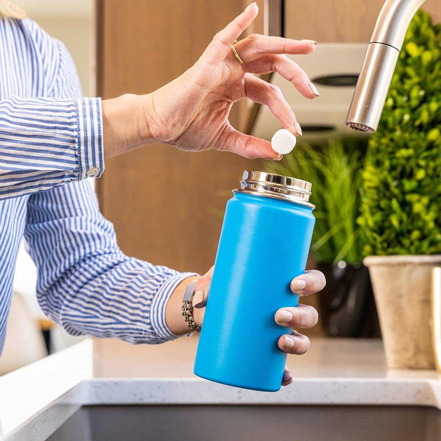 These Bottle Bright Tablets Leave Your Drinkware Sparkling