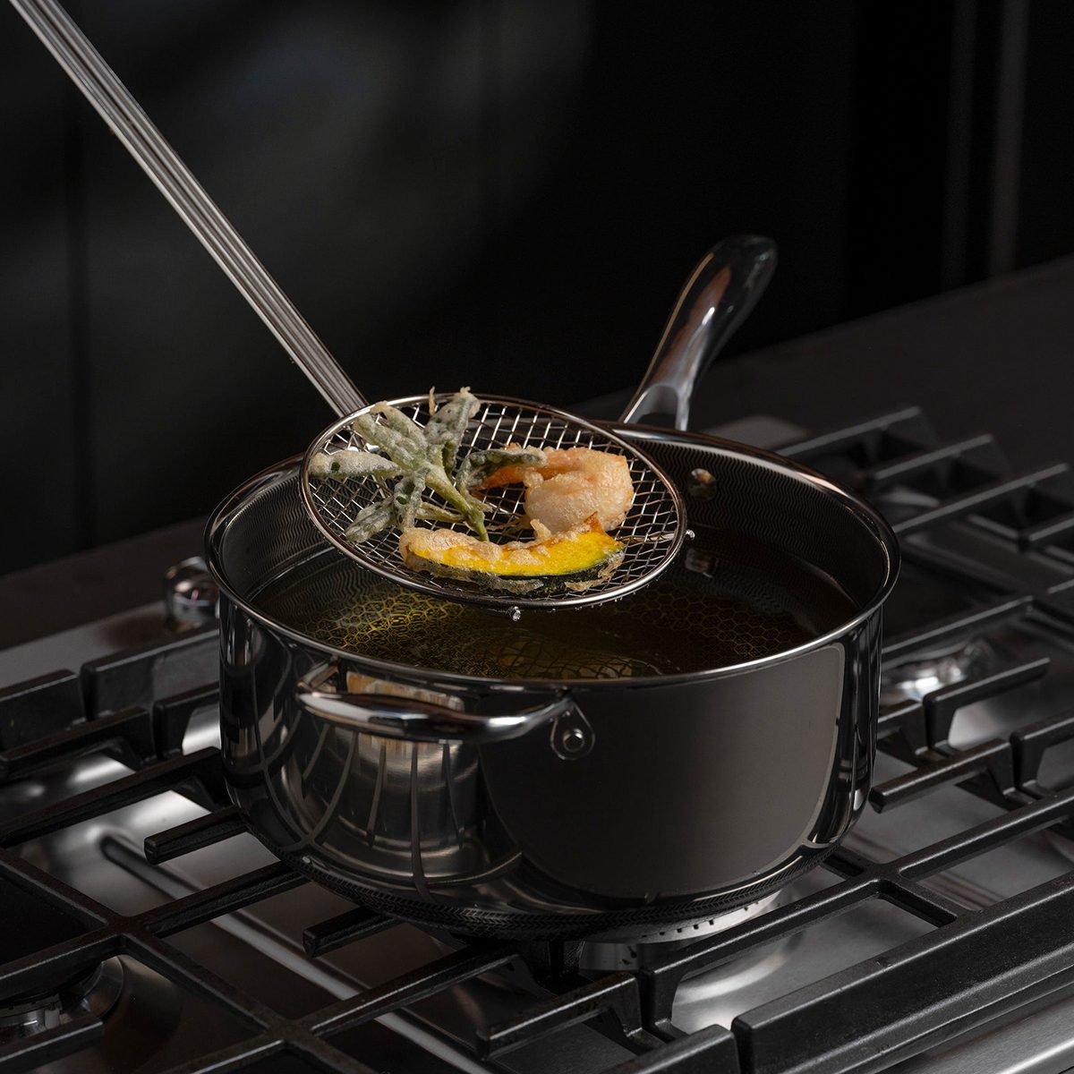 HexClad - The 8-QT Pot in our 6pc Pot Set is the essential soup and stockpot.  Great for a variety of cooking! Have you tried our 6pc Pot Set yet? #hexclad