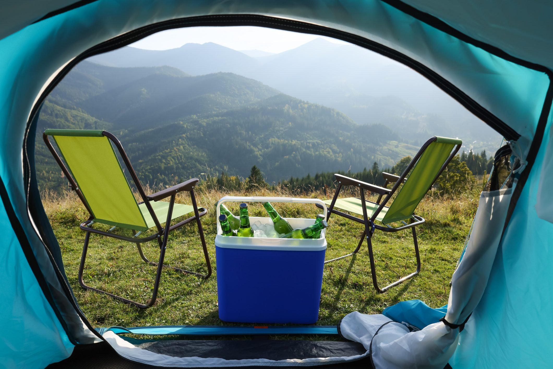 How to keep food cold while camping: our 9 cool tips