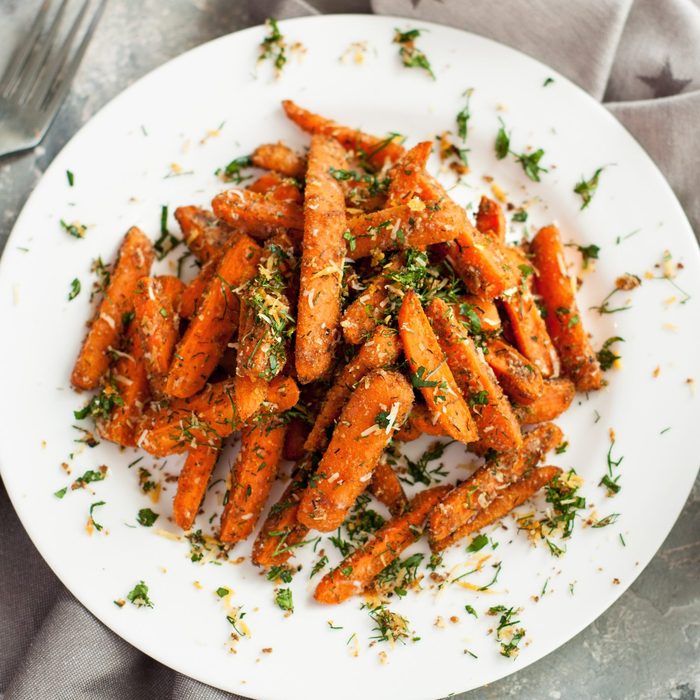 Child carrots roasted with parmesan and herbs