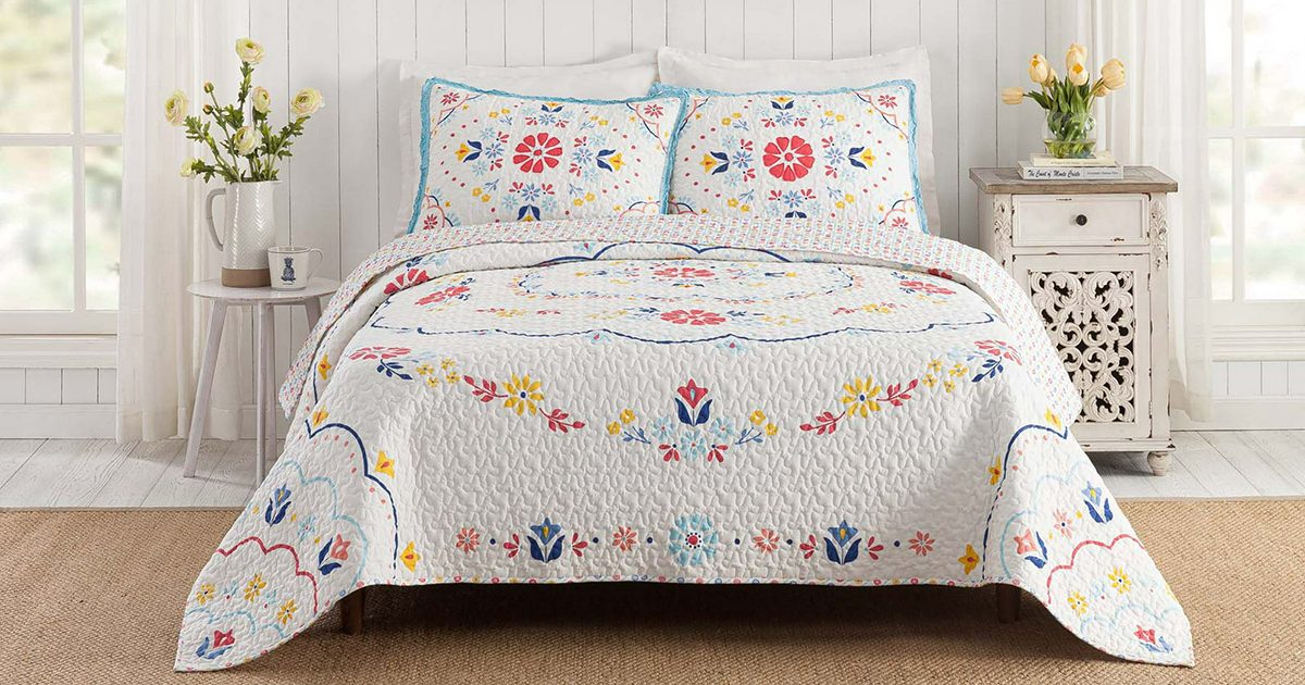 https://www.tasteofhome.com/wp-content/uploads/2023/06/10-Pioneer-Woman-Bedding-Options-for-a-Country-Chic-Home_social_via-amazon.com_.jpg