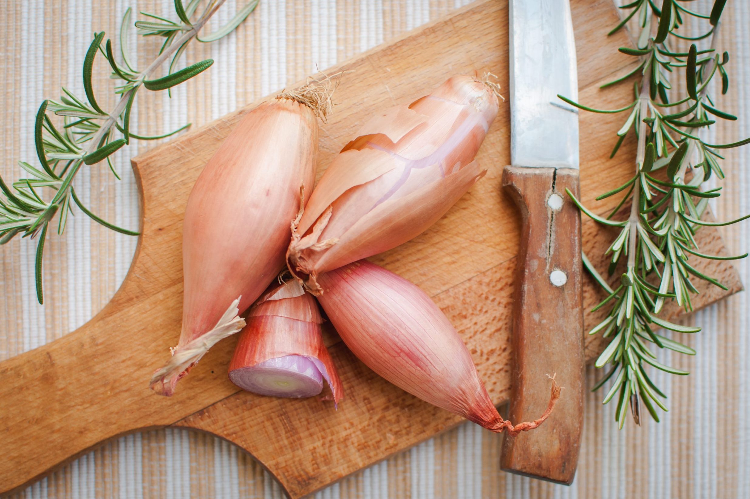 Add Flavor Without the Fuss - 11 Easy Shallot Substitutes
