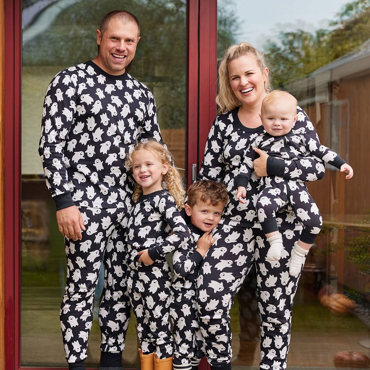 https://www.tasteofhome.com/wp-content/uploads/2023/08/Family-PJ-Set-Ghosts-Courtesy-Hanna-Andersson-DH-TOH-AQT-Fall-Family-PJs.jpg?fit=680%2C680