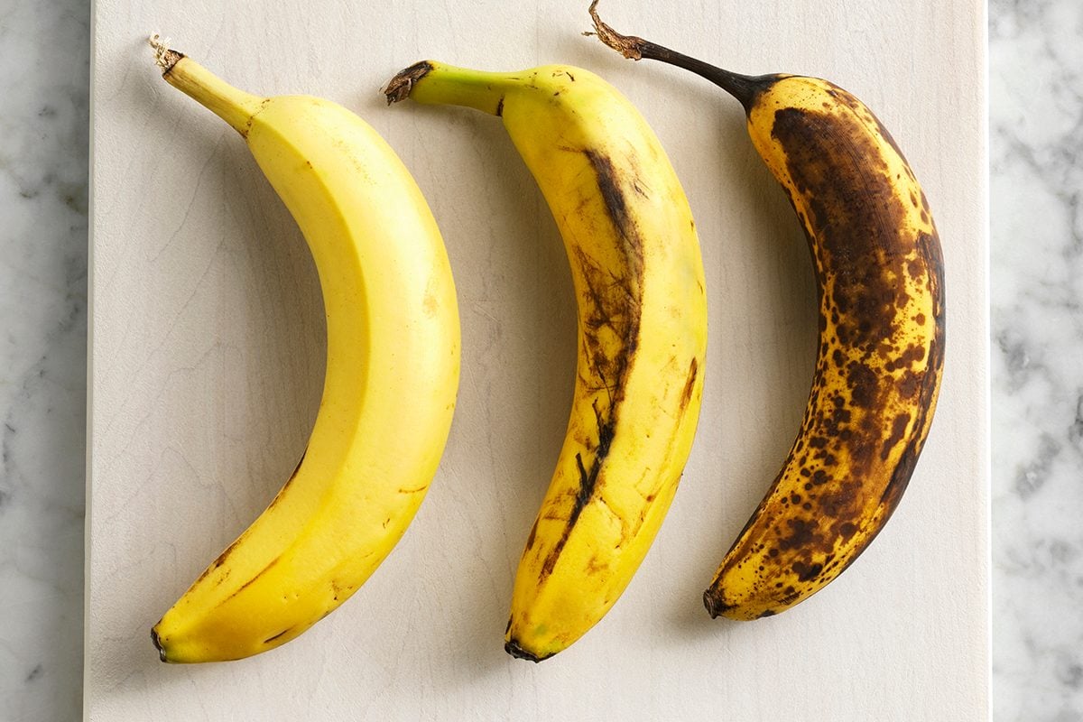 How To Keep Bananas Fresh So They Don't Turn Brown