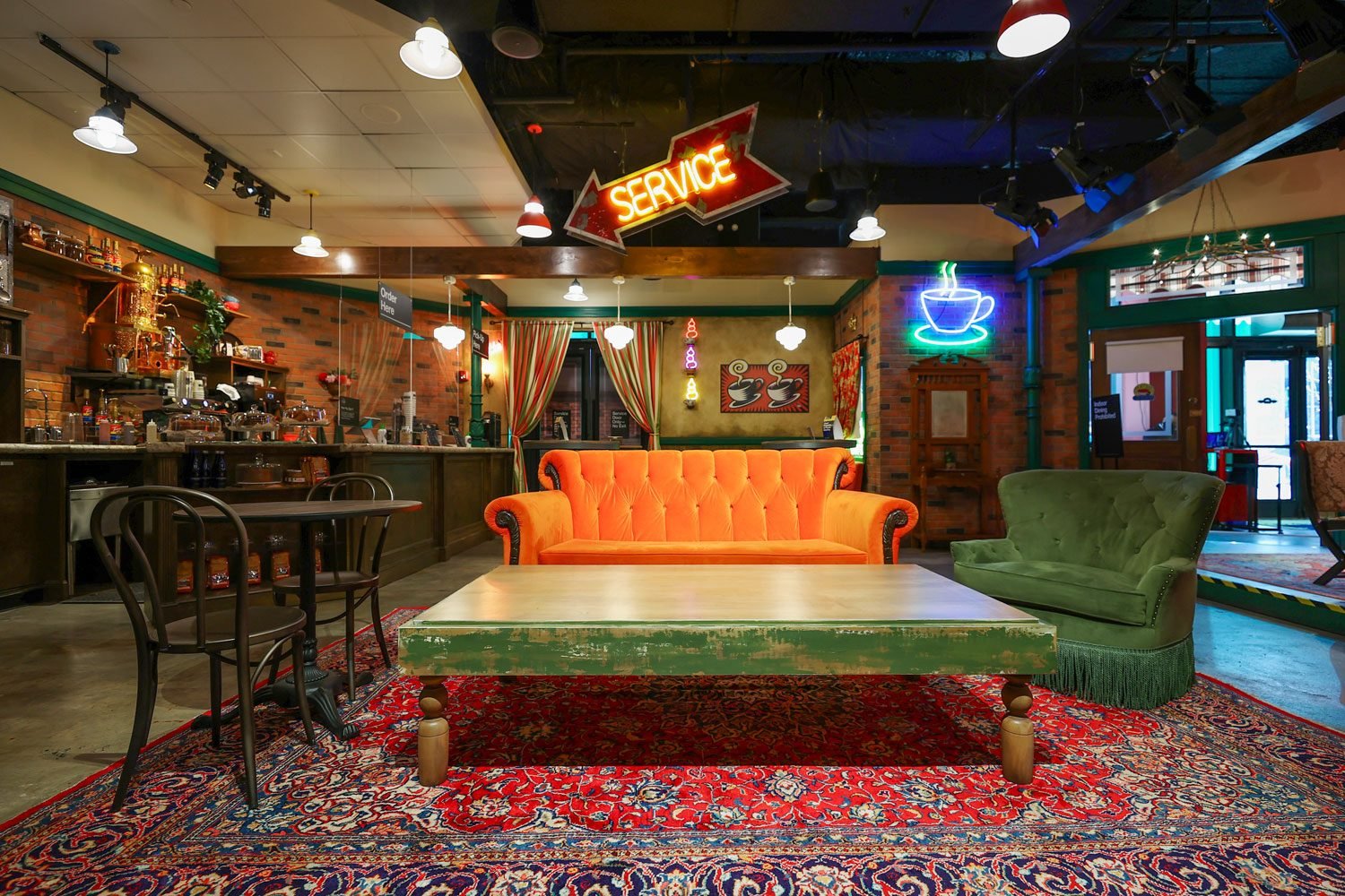 Central Perk, le bar de Friends, se visite-t-il à New York ? – Emma's Pizza