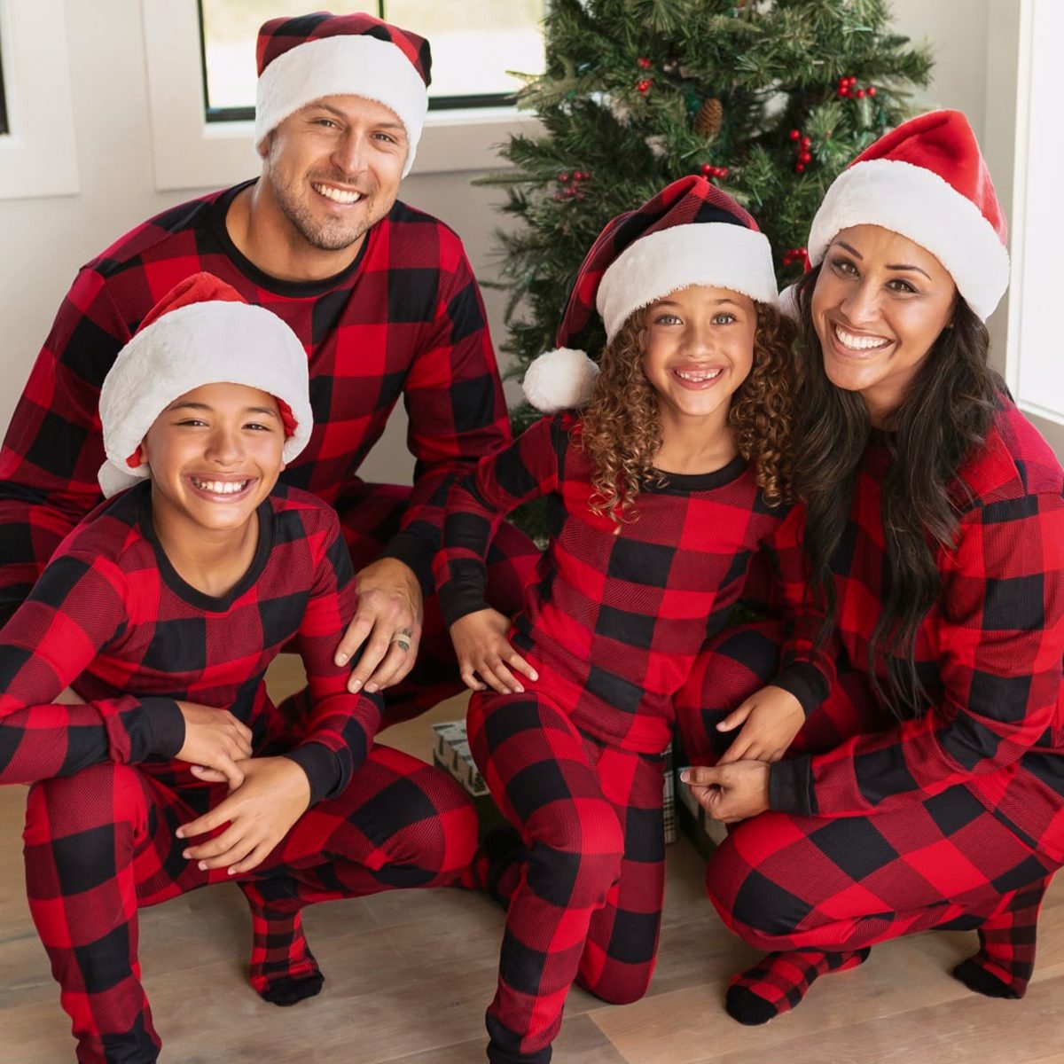 Letter and Plaid Print Family Matching Black and White Pajamas Sets